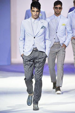 Giorgio Armani / - 2011